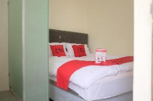 Reddoorz Plus Near Mall Ciputra Джакарта Номер фото