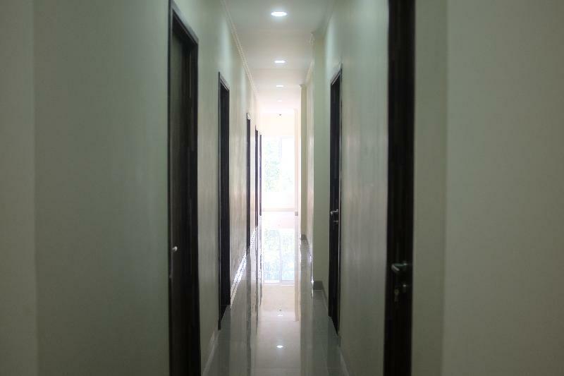 Reddoorz Plus Near Mall Ciputra Джакарта Экстерьер фото
